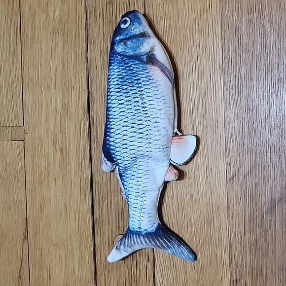 Ontel Flippity Fish Interactive Cat Toy - Picture 1 of 5